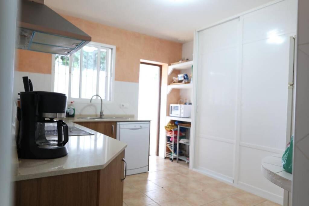 Chalet Con Piscina, Amplio Jardin Y Aire Acondicionado Chiclana de la Frontera Bagian luar foto
