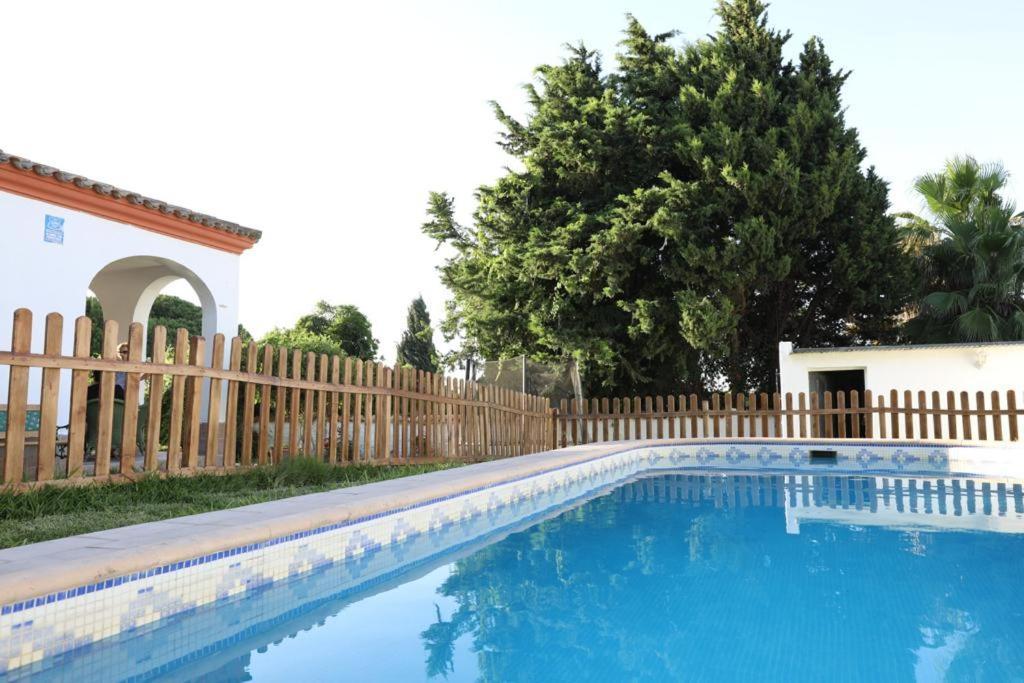 Chalet Con Piscina, Amplio Jardin Y Aire Acondicionado Chiclana de la Frontera Bagian luar foto