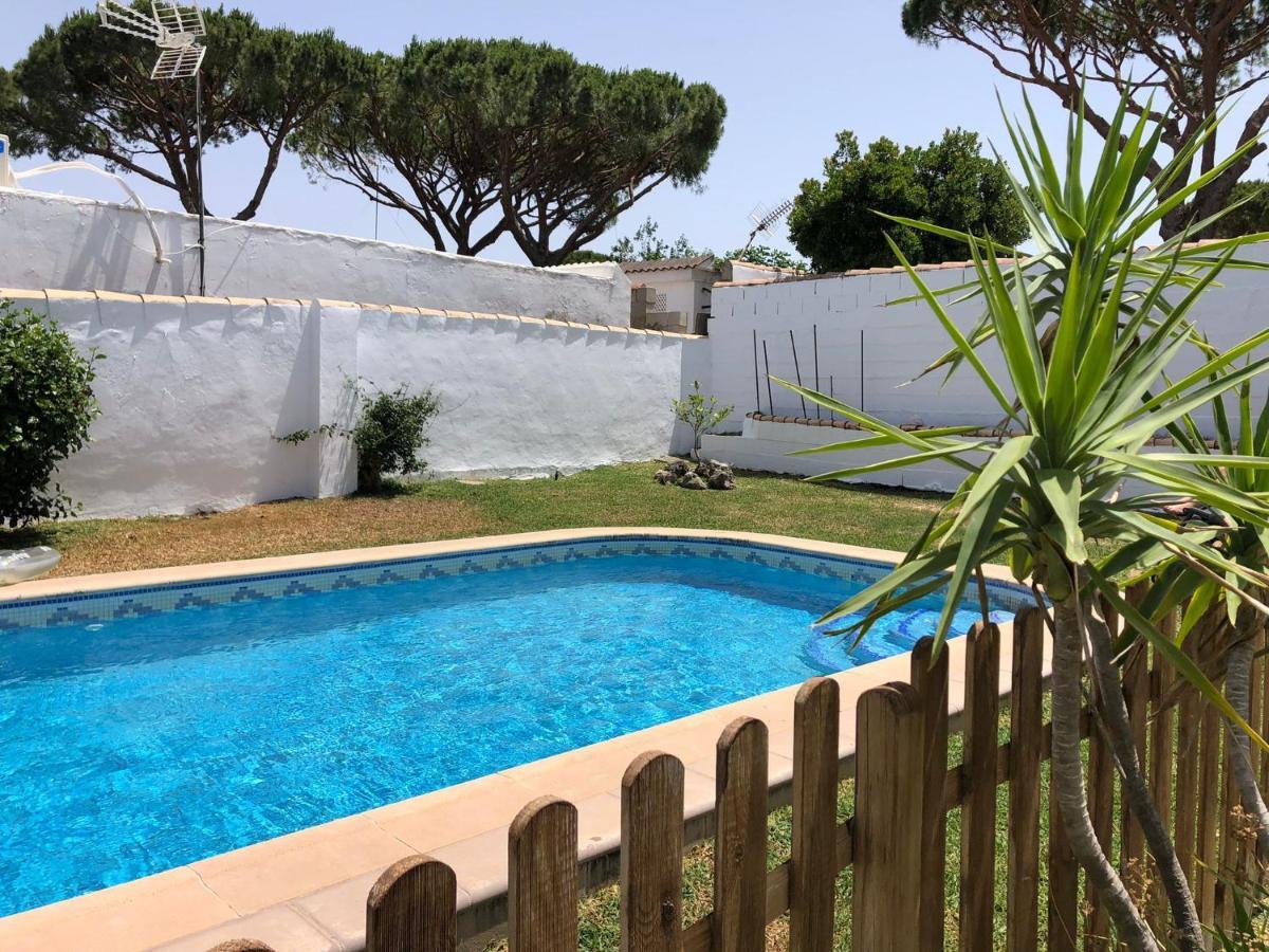 Chalet Con Piscina, Amplio Jardin Y Aire Acondicionado Chiclana de la Frontera Bagian luar foto